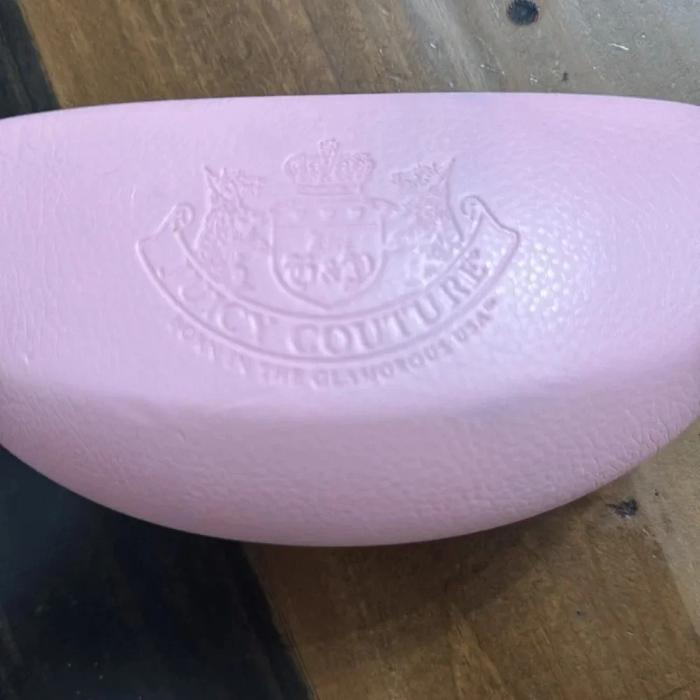 JUICY COUTURE “SHADES OF COUTURE” SUNGLASSES. NWOT 0101
